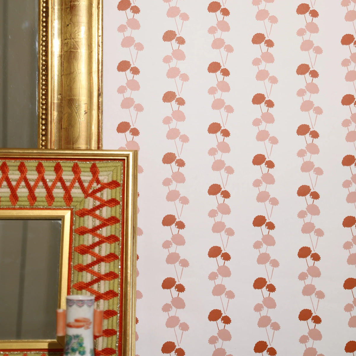 Luxury botanical and floral wallpaper featuring an elegant linear dahlia vine pattern inspired by English gardens, designed for modern traditional interiors, powder rooms, bedrooms, dining spaces, and layered luxury homes. Sustainably printed in England by Truett Designs.